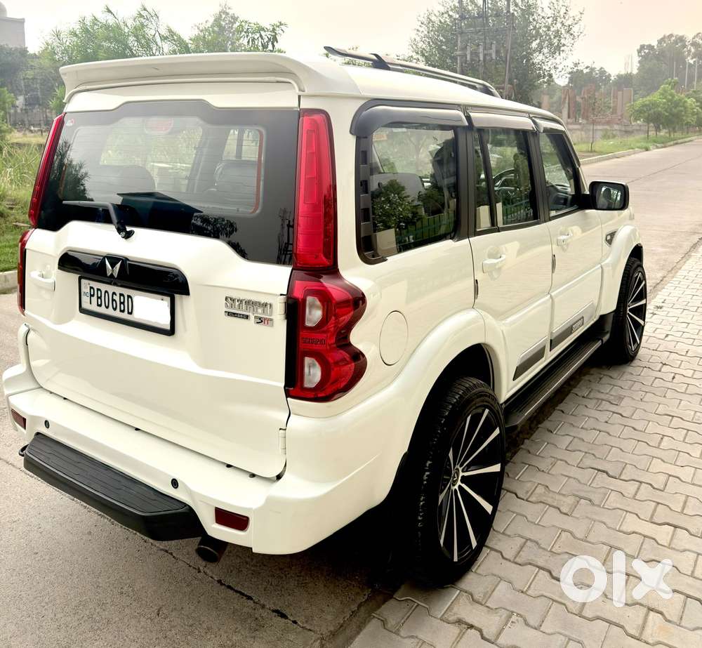 Mahindra Scorpio Classic 2.2 S 11 Mt 7 Str, 2023, Diesel