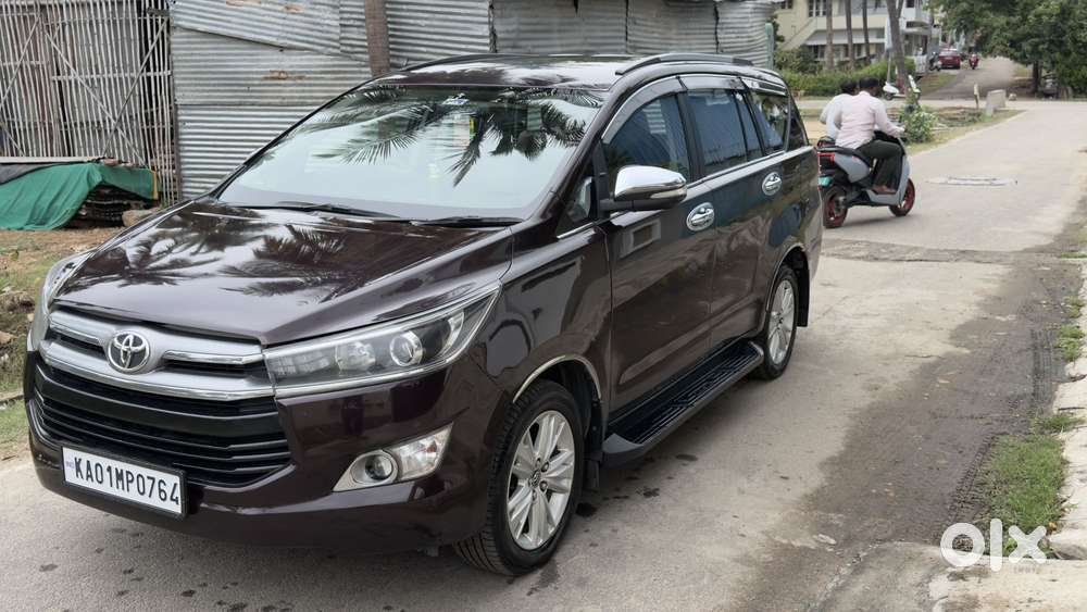 Toyota Innova Crysta 2.8z Automatic, 2016, Diesel