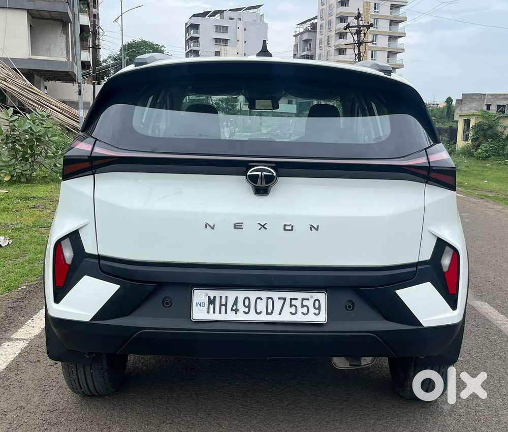 Tata Nexon Pure (s) 1.2 Petrol 6amt, 2024, Petrol