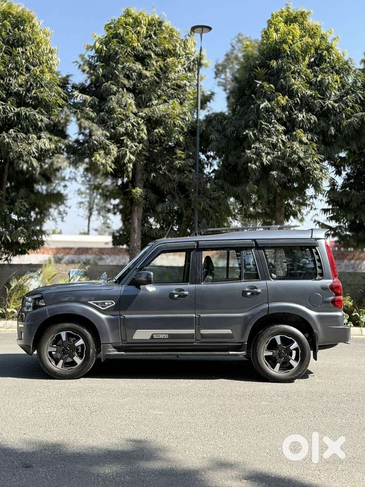 Mahindra Scorpio Classic 2.2 S 11 Mt 7 Str, 2024, Diesel
