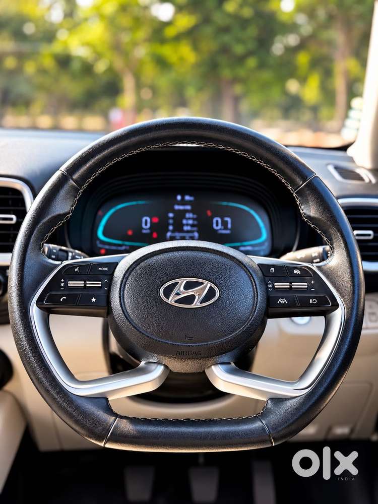 Hyundai Venue Sx (o) Mt 1.5 Diesel, 2023, Diesel