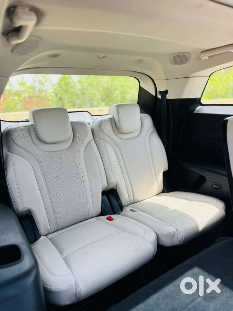 Mahindra Xuv700 Ax7 Luxury Pack Awd, 2025, Diesel
