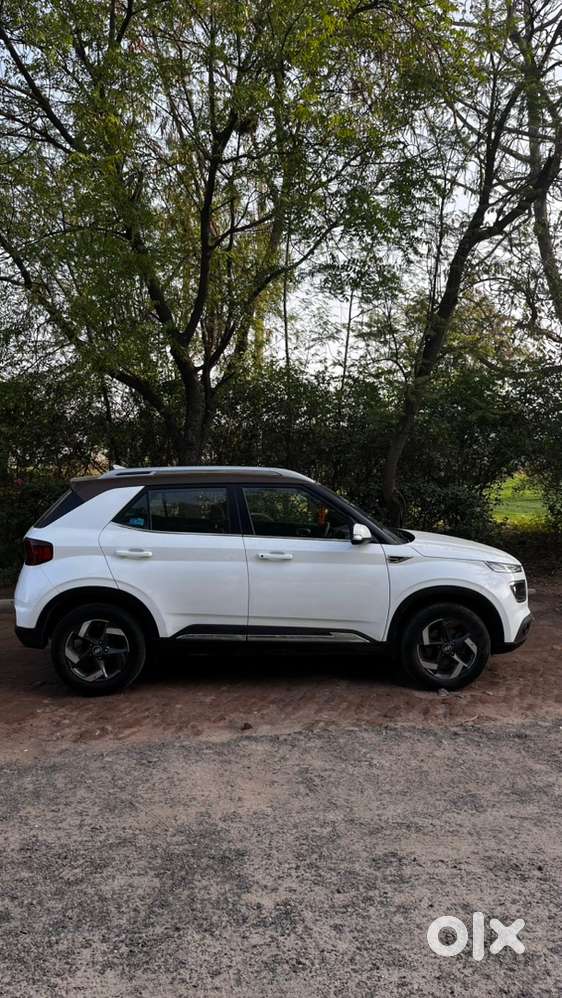 Hyundai Venue Petrol Manual 2019