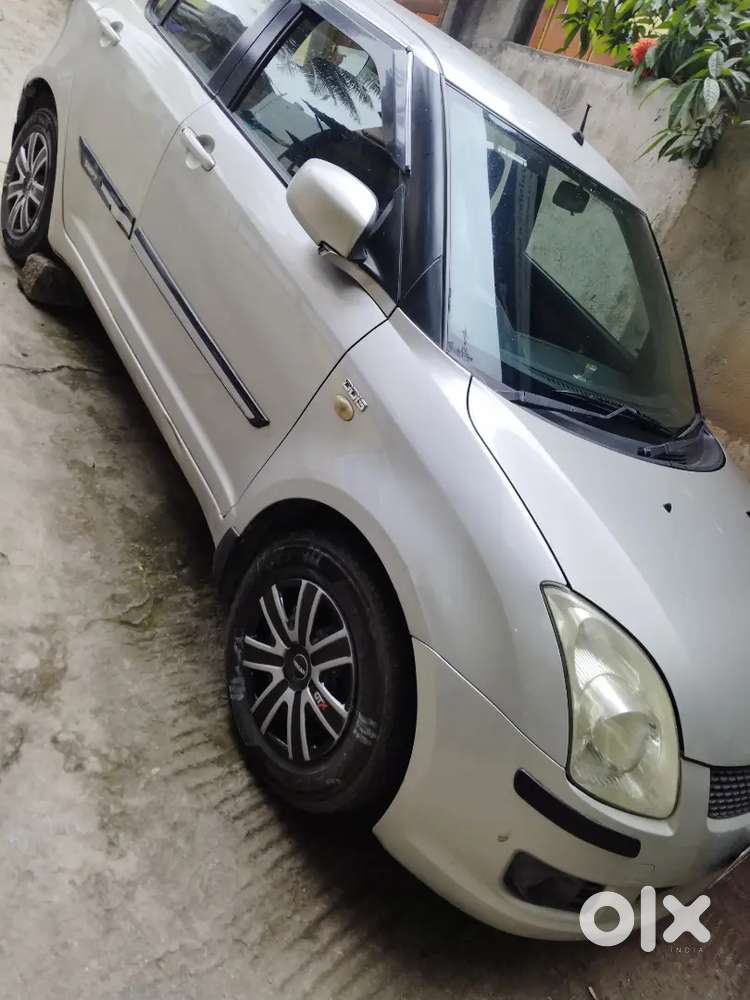 Maruti Suzuki Swift 2010 Diesel 132000 Km Driven
