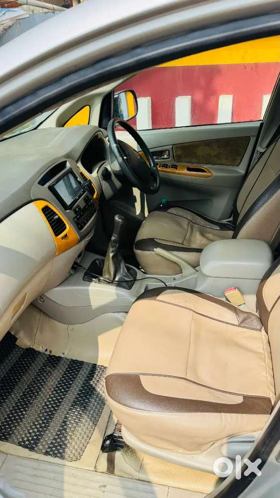 Toyota Innova Hycross 2010