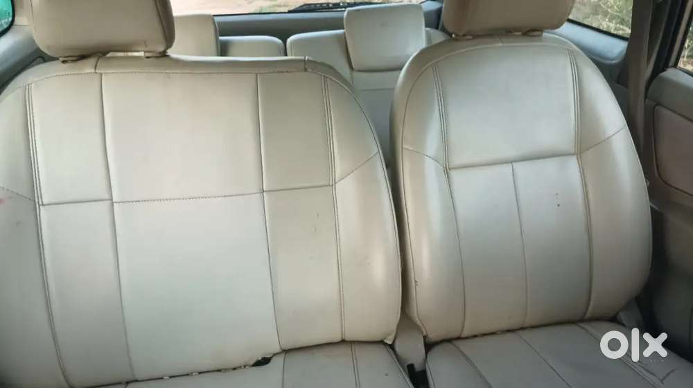 Toyota Innova 2010 Diesel 118000 K M Driven