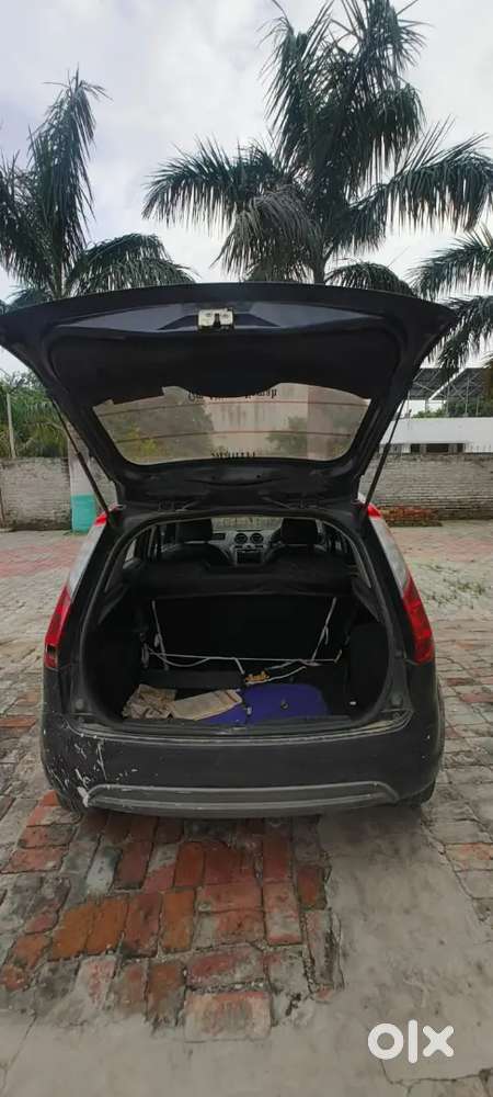 Ford Figo Petrol 2012