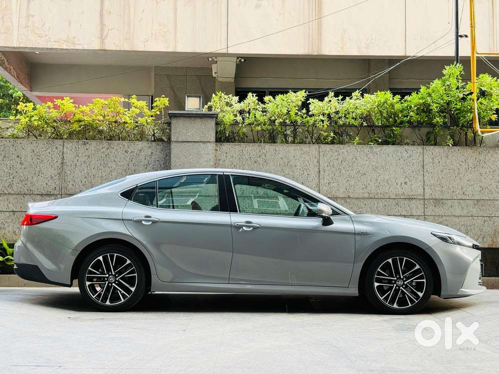 Toyota Camry Hybrid, 2025, Electric