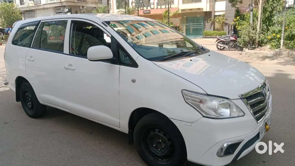 Toyota Innova 2012 Diesel 126000 Km Driven