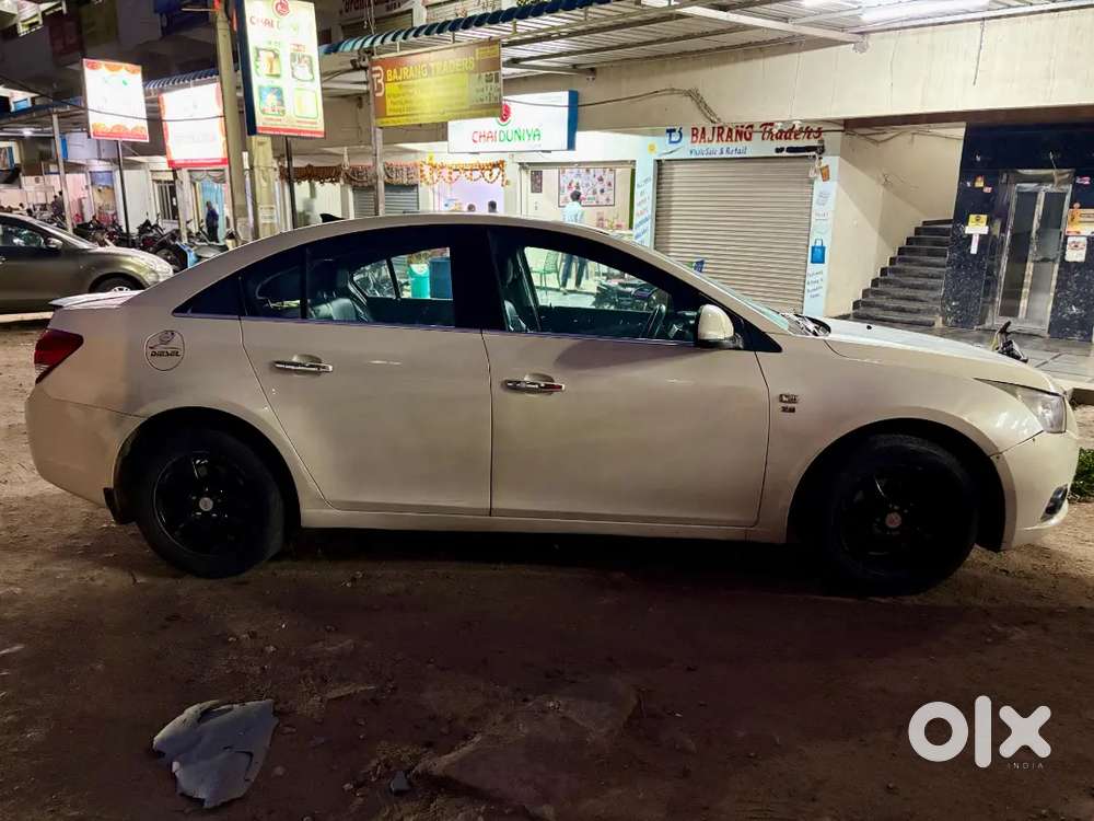 Chevrolet Cruze 2012 Diesel 140000 Km Driven
