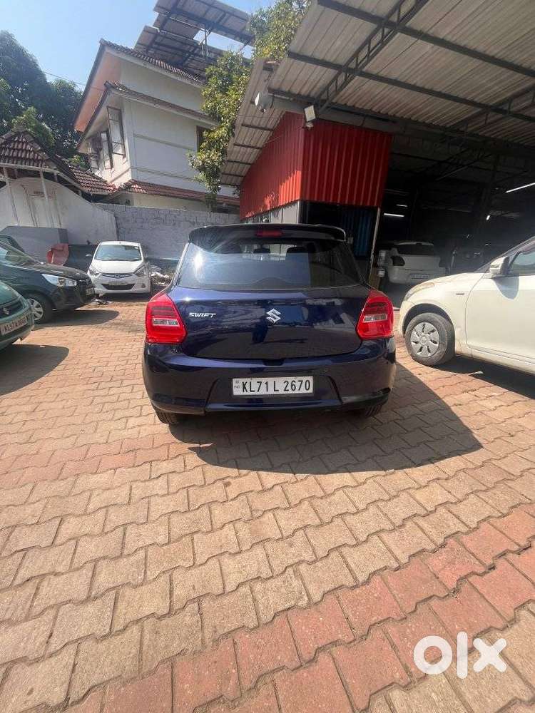 Maruti Suzuki Swift Vxi + Manual, 2023, Petrol