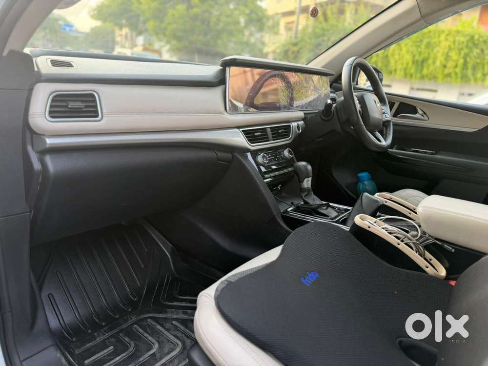 Mahindra Xuv700 2.0 Ax 7 Petrol At Luxury Pack Str, 2022, Petrol