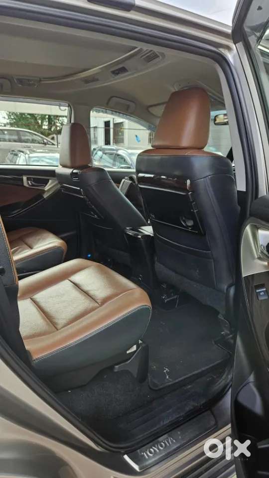 Toyota Innova Crysta 2.8 Zx At 7 Seater, 2019, Diesel