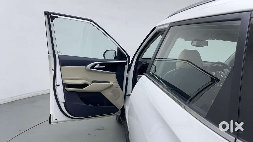 Kia Carens 1.4 Luxury Plus 6 Str, 2022, Petrol