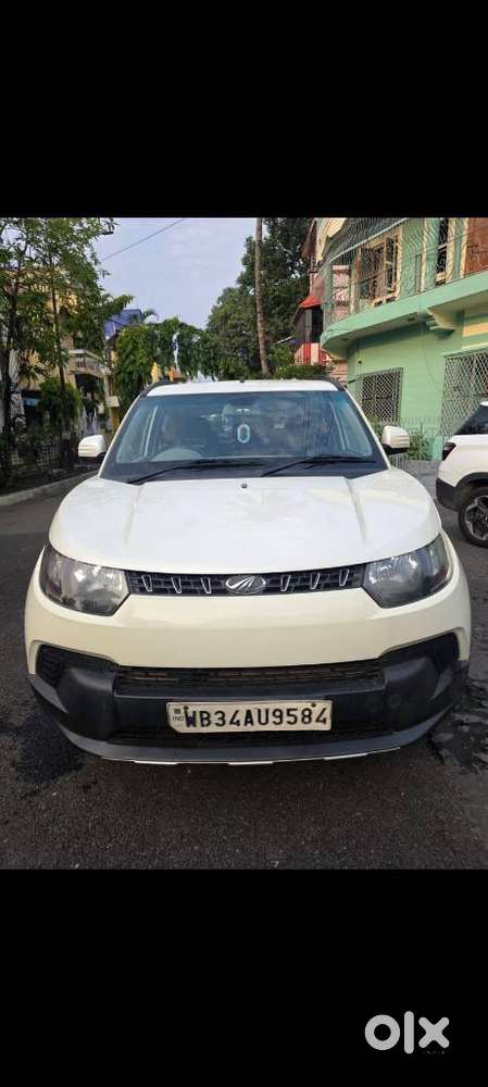 Mahindra Kuv 100 Mahindra-kuv-100-d75-k8, 2016, Petrol