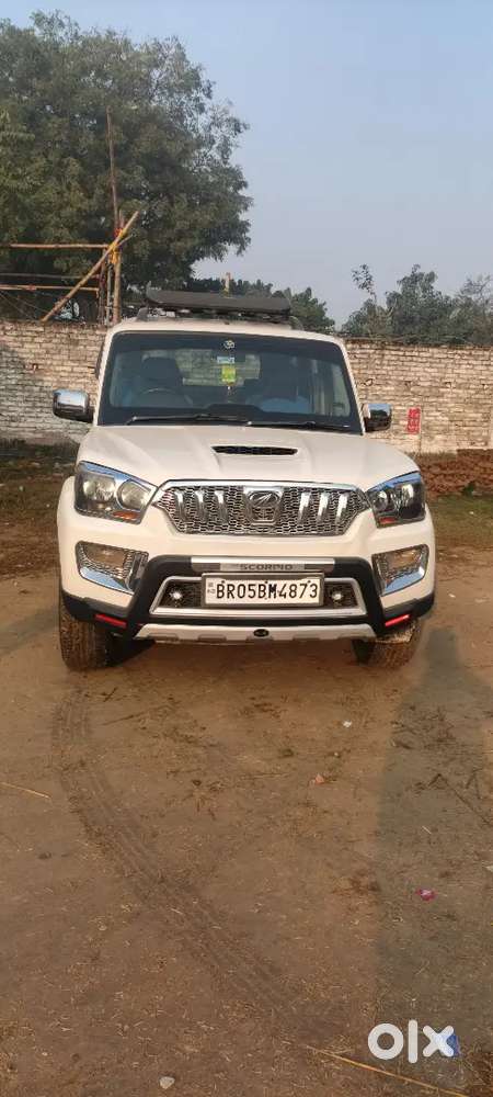 Mahindra Scorpio S4+ 2016.