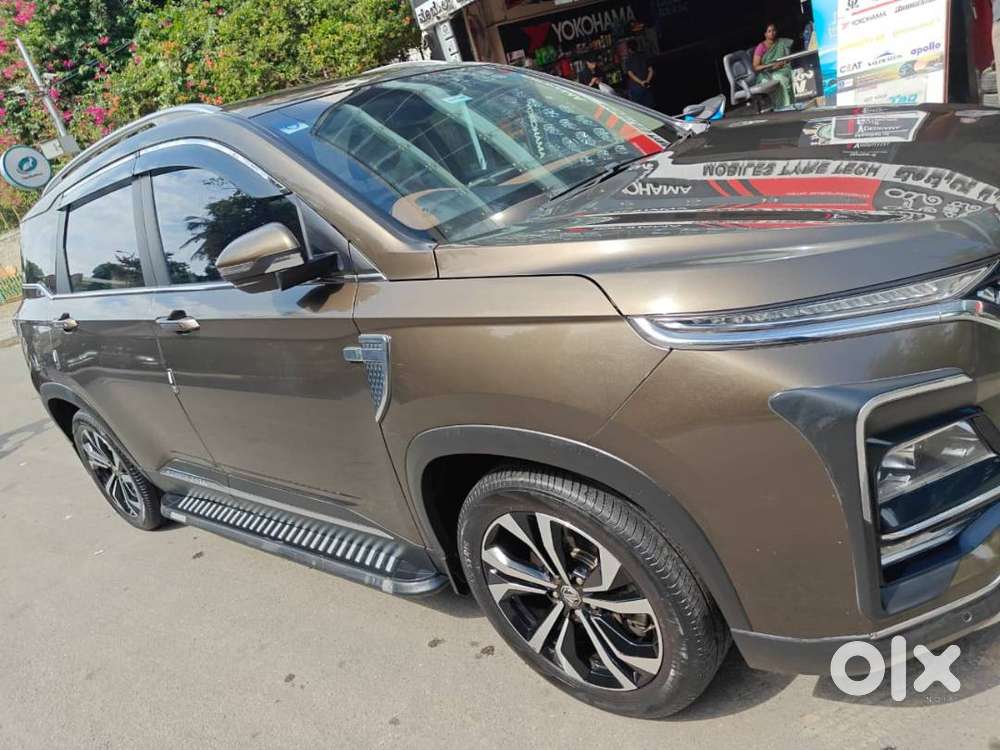 Mg Hector Plus Savvy Pro  Petrol Cvt Automatic  2023  Dune Brown 7