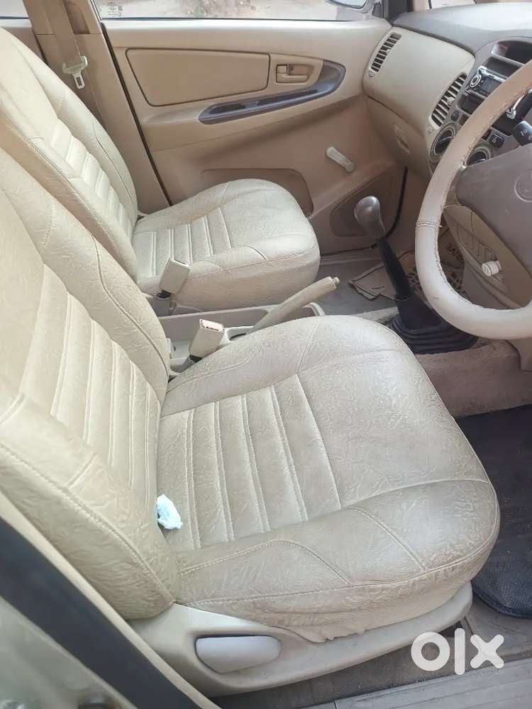 Toyota Innova Petrol 2005