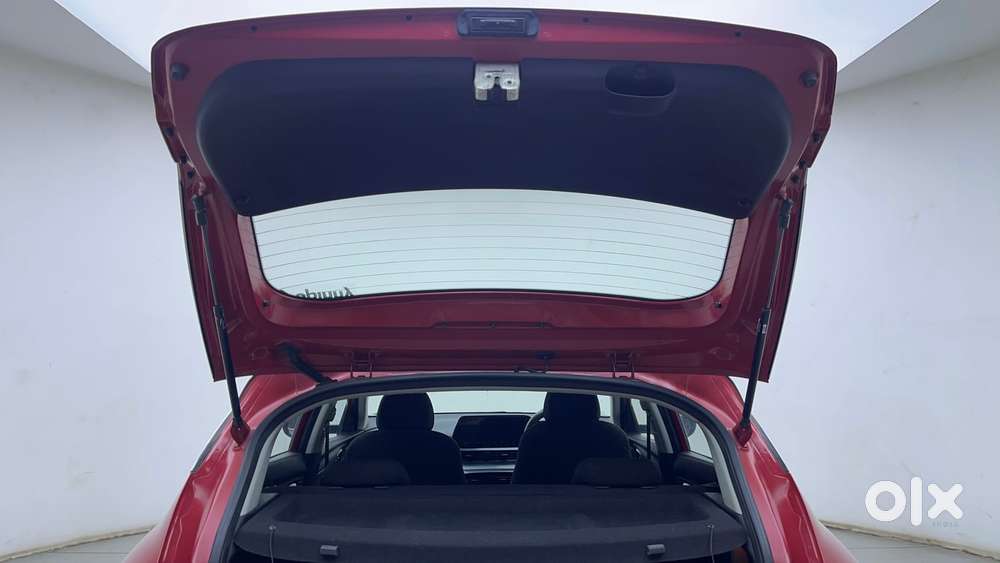 Hyundai New I20 1.2 Asta (o) Mt Dual Tone, 2022, Petrol