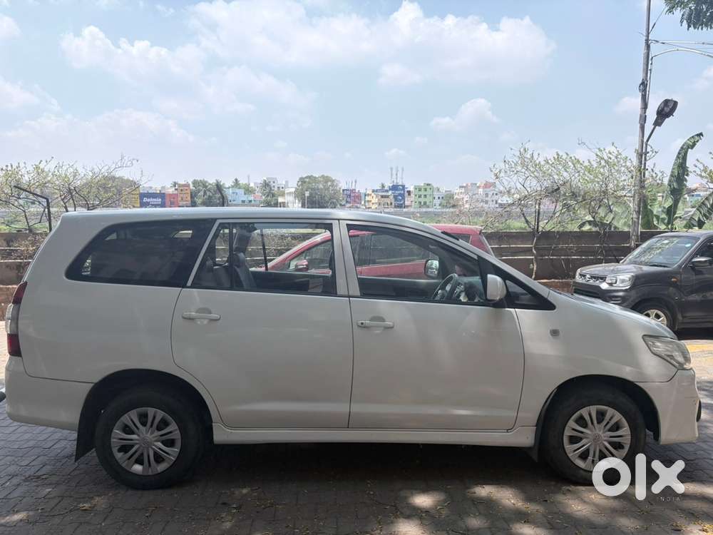 Toyota Innova 2012 Diesel Well Maintained