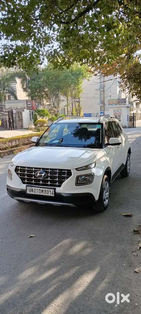 Hyundai Venue 2019 Petrol 62000 Km Driven