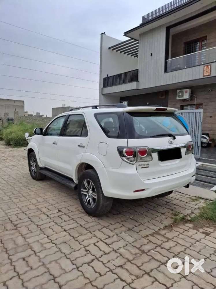 Toyota Fortuner 2015