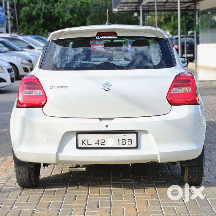 Maruti Suzuki Swift Vxi + Manual, 2018, Petrol