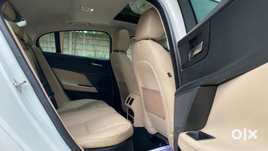 Jaguar Xe Prestige, 2017, Petrol