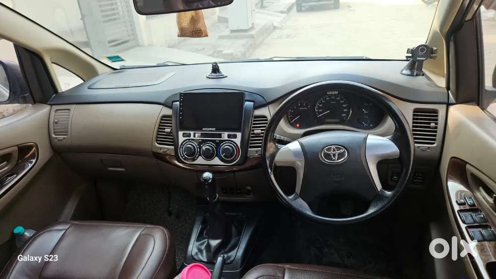 Toyota Innova 2016