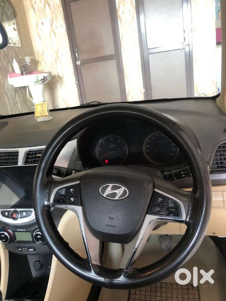 Hyundai Fluidic Verna 2015