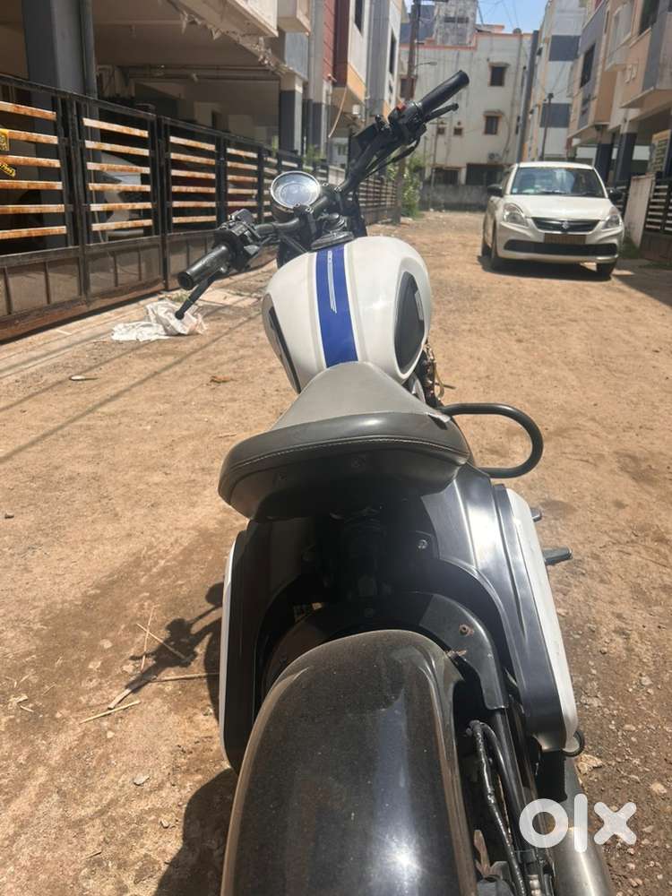 Jawa 42 Bobber 2022 single owner - stock - recently services