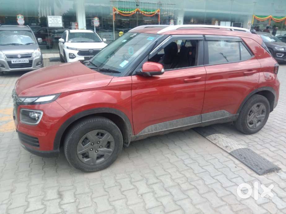 Hyundai Venue Sx Mt, 2023, Petrol