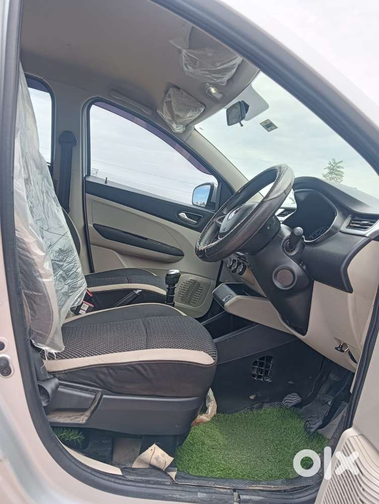 Renault Triber Rxz, 2020, Petrol