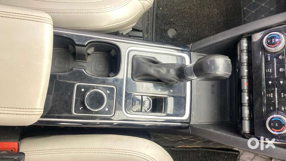 Mahindra Xuv700 2.0 Ax 7 Petrol Mt Str, 2021, Petrol