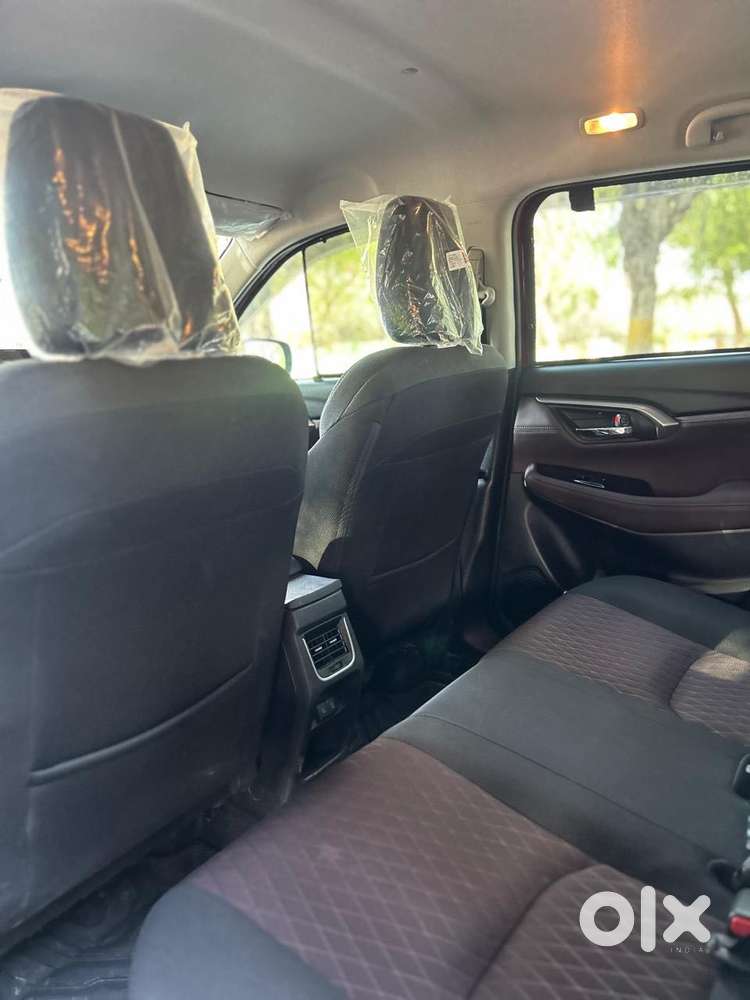 Maruti Suzuki Grand Vitara 1.5 Zeta Smart Hybrid At, 2025, Petrol
