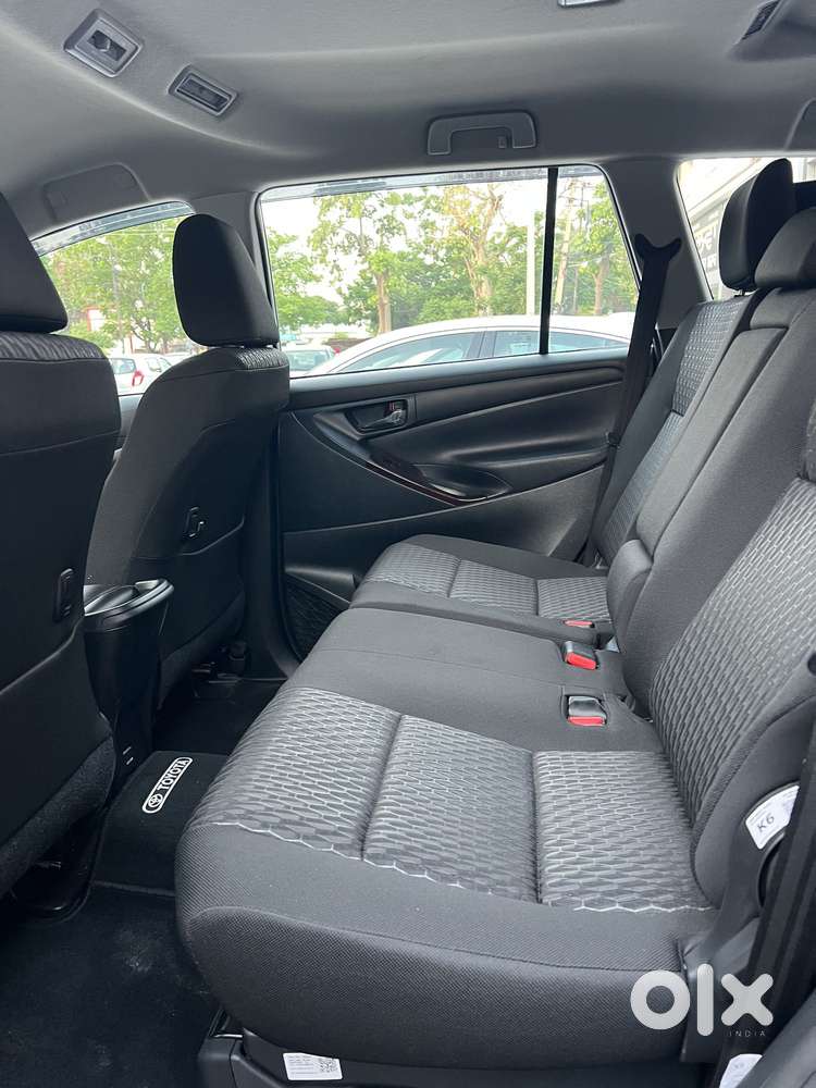 Toyota Innova Crysta 2.4 G Plus Mt 8 Str, 2026, Diesel