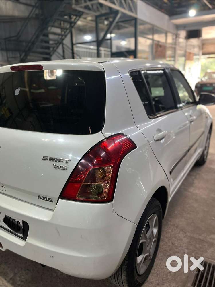 Maruti Suzuki Swift Vdi Bsiv W Abs, 2011, Diesel