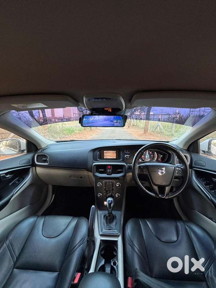 Volvo V40 2016 Diesel Well Maintained
