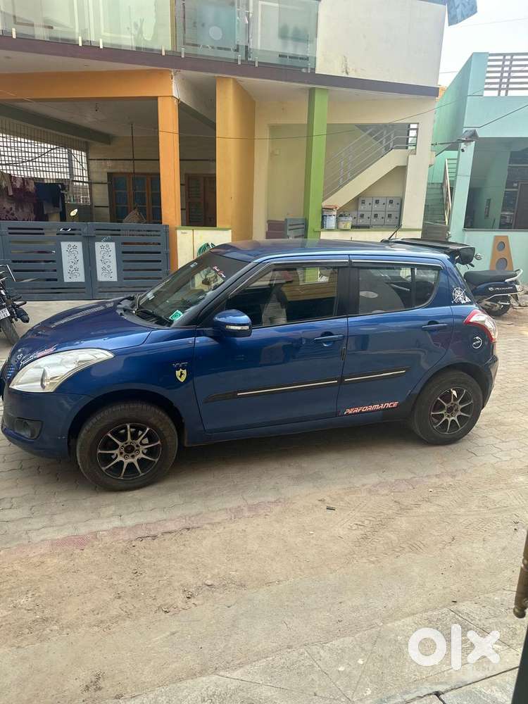 Maruti Suzuki Swift Vxi 1.2 Abs Bs-iv, 2013, Petrol