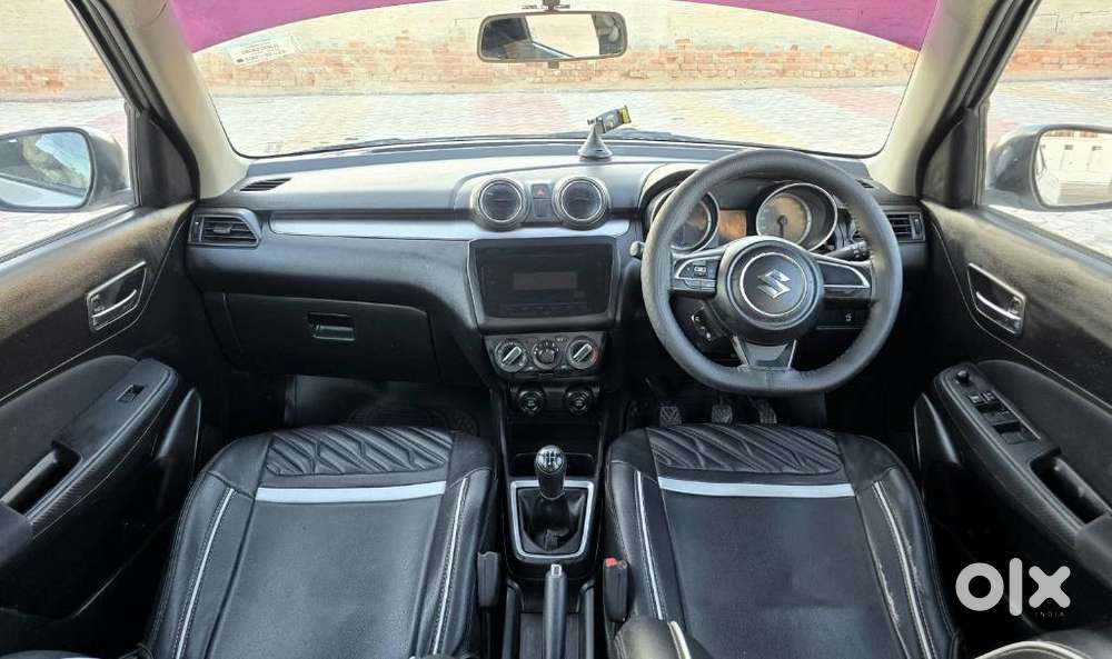 Maruti Suzuki Swift Vxi + Manual, 2022, Petrol