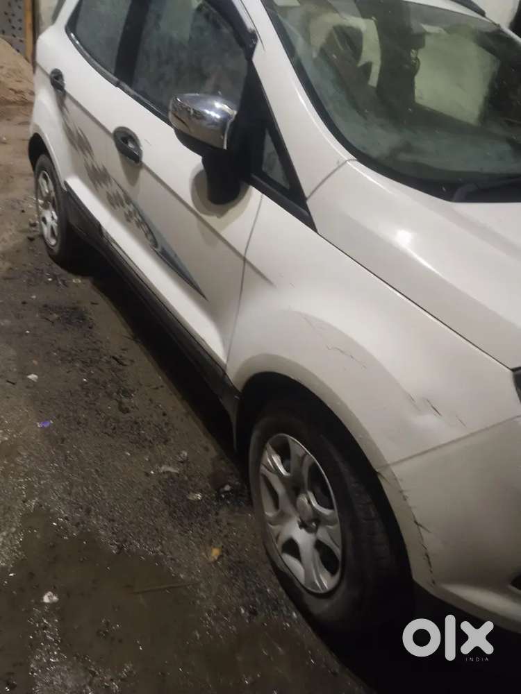 Ford Escort 2015 Petrol 85000 Km Driven