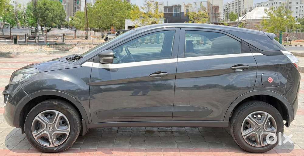Tata Nexon 1.5 Revotorq Xm (s), 2018, Petrol