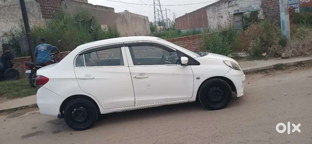 Diesel Honda Amaze August 2015