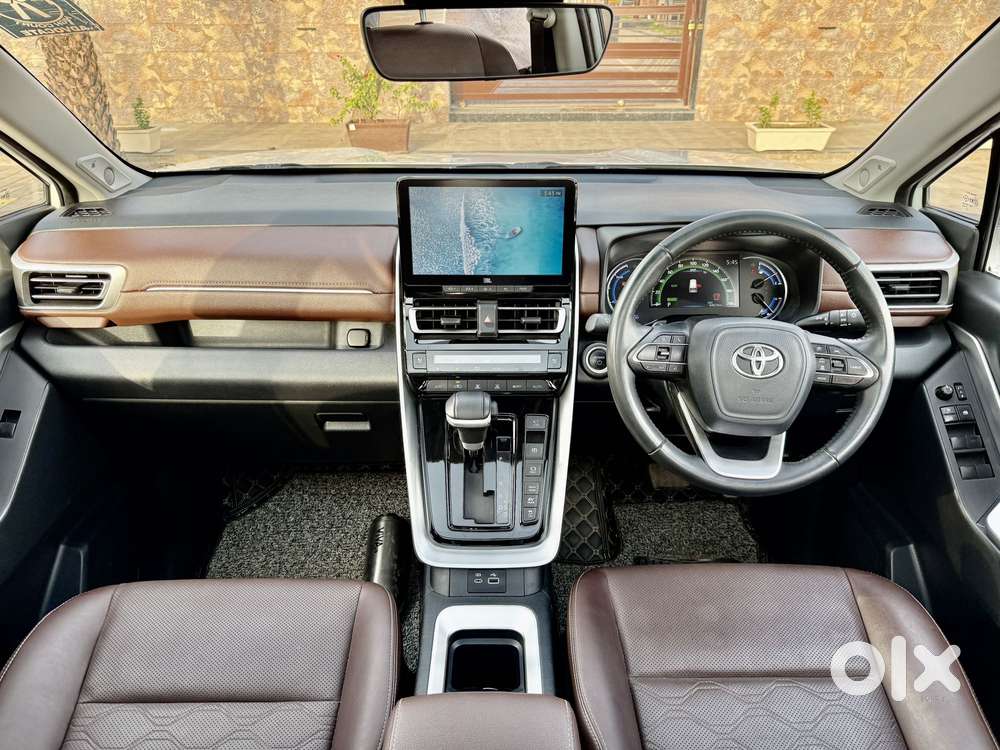 Toyota Innova Hycross 2.0 Zx Hybrid 7 Str, 2023, Petrol
