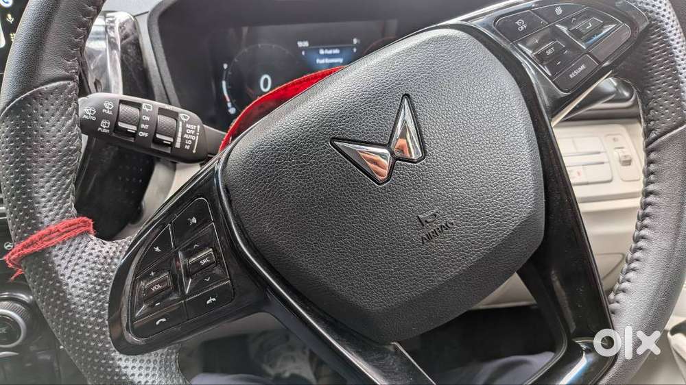 Mahindra Xuv 3xo 2025 Petrol 8800 Km Driven