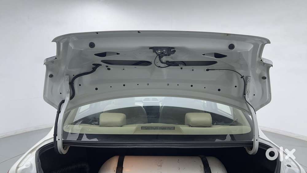 Maruti Suzuki Dzire 1.2 Vxi Cng, 2022, Cng & Hybrids