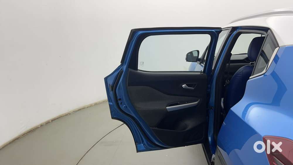 Nissan Magnite 1.0 Xv Premium Dual Tone, 2021, Petrol