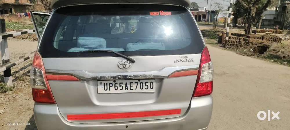 वर्ष2006 माडल है 8 सीटर