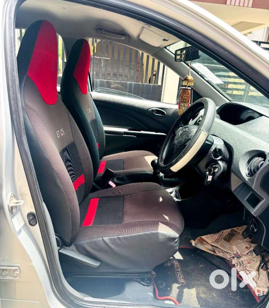 Toyota Etios Liva G, 2012, Petrol