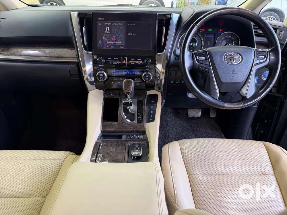 Toyota Vellfire 2.5 Hybrid, 2022, Petrol